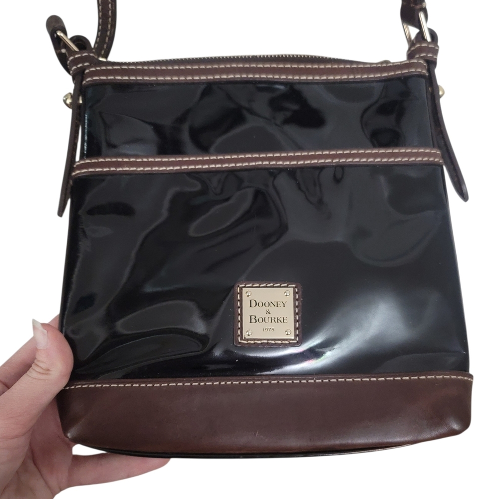 Dooney And Bourke Black Brown Patent Leather Crossbody - Picture 2 of 16